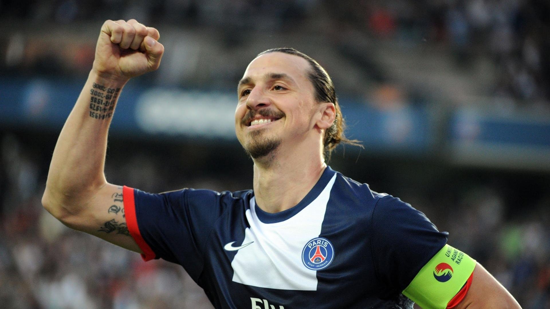 国家队更换战术过于频繁，国家队换帅