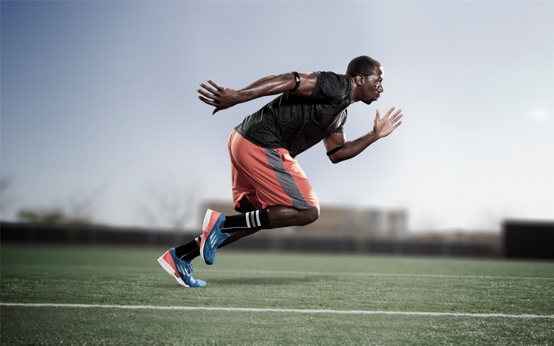 瑞士蝶泳新秀挑战赛场,蝶泳教练凯瑞